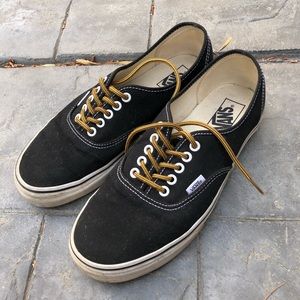 Vans Authentic w/ boot laces